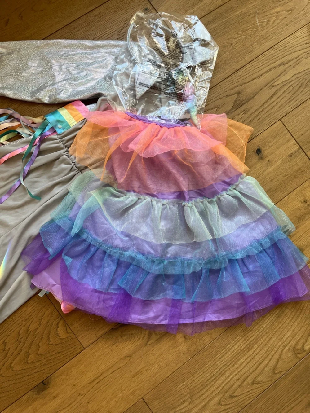 Rainbow Rockstar Unicorn Costume girls Size Medium - Silver 3 pc Jumpsuit Cape